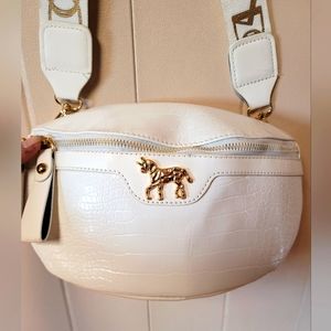 White/gold horse crossbody bag